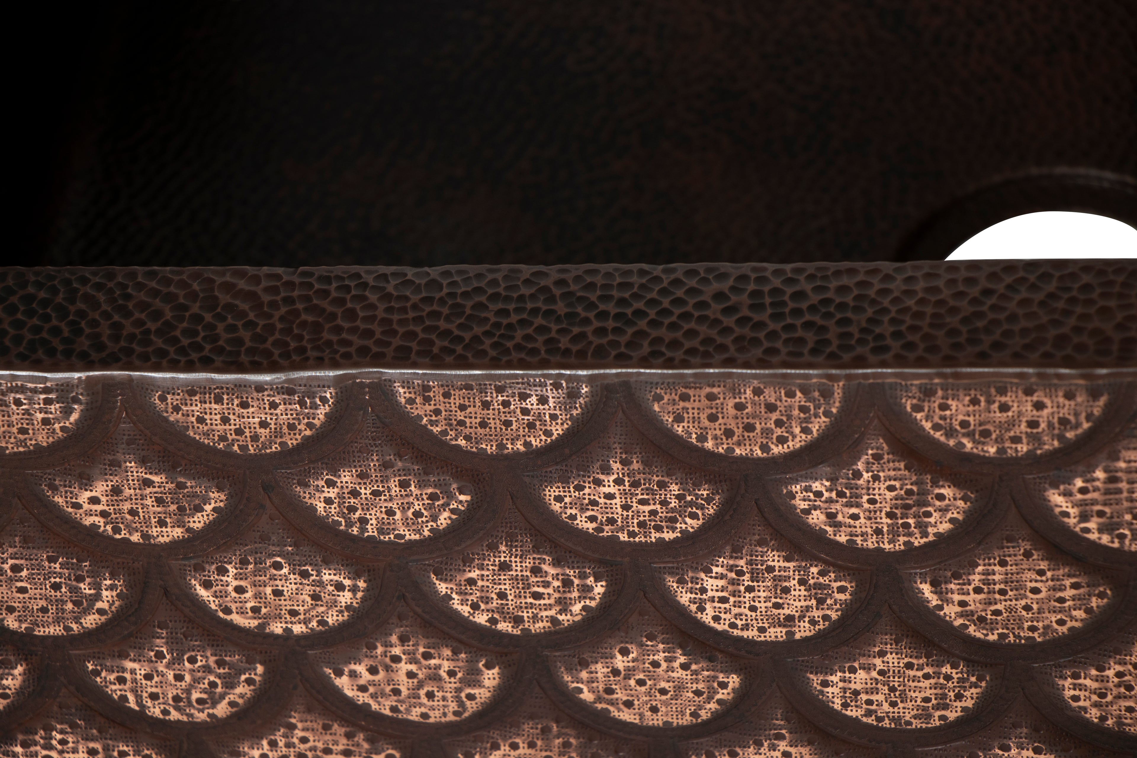 33" Farmhouse Single Well Squama Design Straight Apron Hammered Copper Kitchen Sink